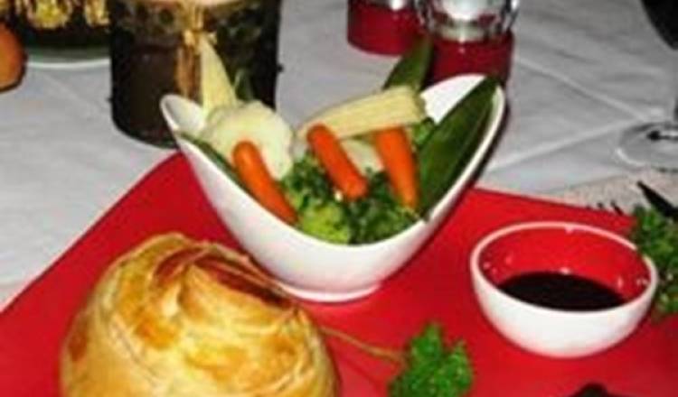 Mini Beef Wellingtons with Red Wine Sauce