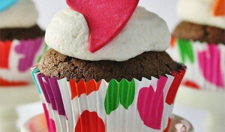 Chocolate Cupcakes with Bailey's Creme Frosting