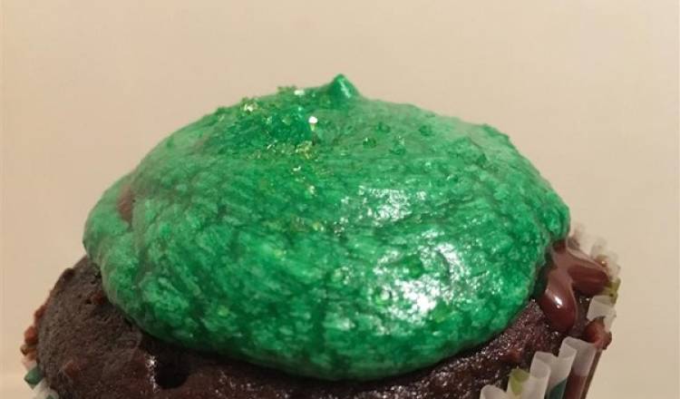 Chocolate Beer Cupcakes With Whiskey Filling And Irish Cream Icing Chocolate Beer Cupcakes With Whiskey Filling And Irish Cream Icing