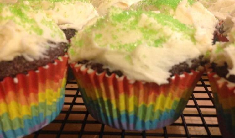 Chocolate Beer Cupcakes With Whiskey Filling And Irish Cream Icing Chocolate Beer Cupcakes With Whiskey Filling And Irish Cream Icing