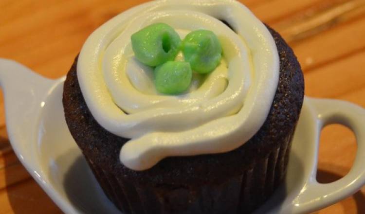 Chocolate Beer Cupcakes With Whiskey Filling And Irish Cream Icing Chocolate Beer Cupcakes With Whiskey Filling And Irish Cream Icing