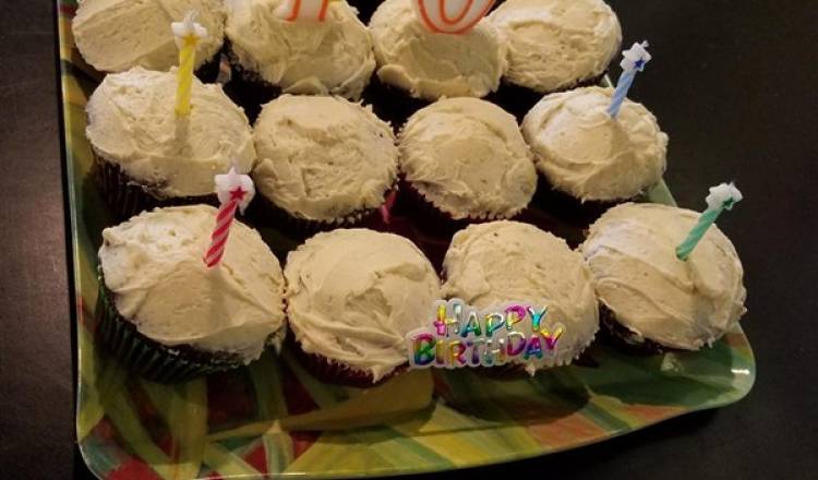 Chocolate Beer Cupcakes With Whiskey Filling And Irish Cream Icing Chocolate Beer Cupcakes With Whiskey Filling And Irish Cream Icing