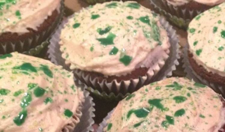 Chocolate Beer Cupcakes With Whiskey Filling And Irish Cream Icing Chocolate Beer Cupcakes With Whiskey Filling And Irish Cream Icing