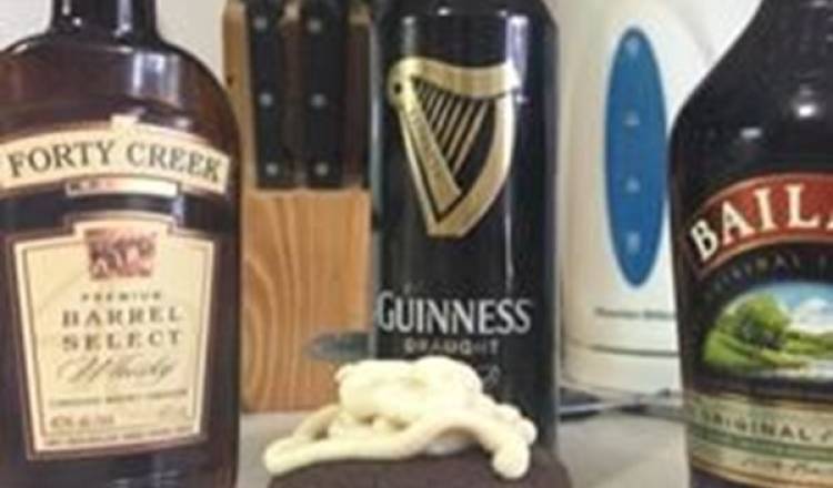 Chocolate Beer Cupcakes With Whiskey Filling And Irish Cream Icing Chocolate Beer Cupcakes With Whiskey Filling And Irish Cream Icing